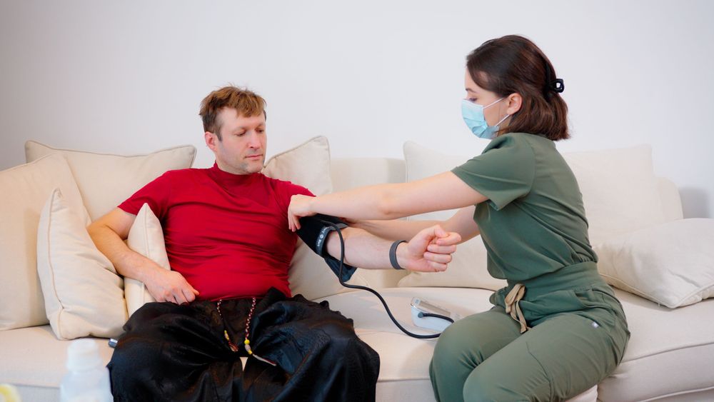 Когда стоит вызвать врача на дом