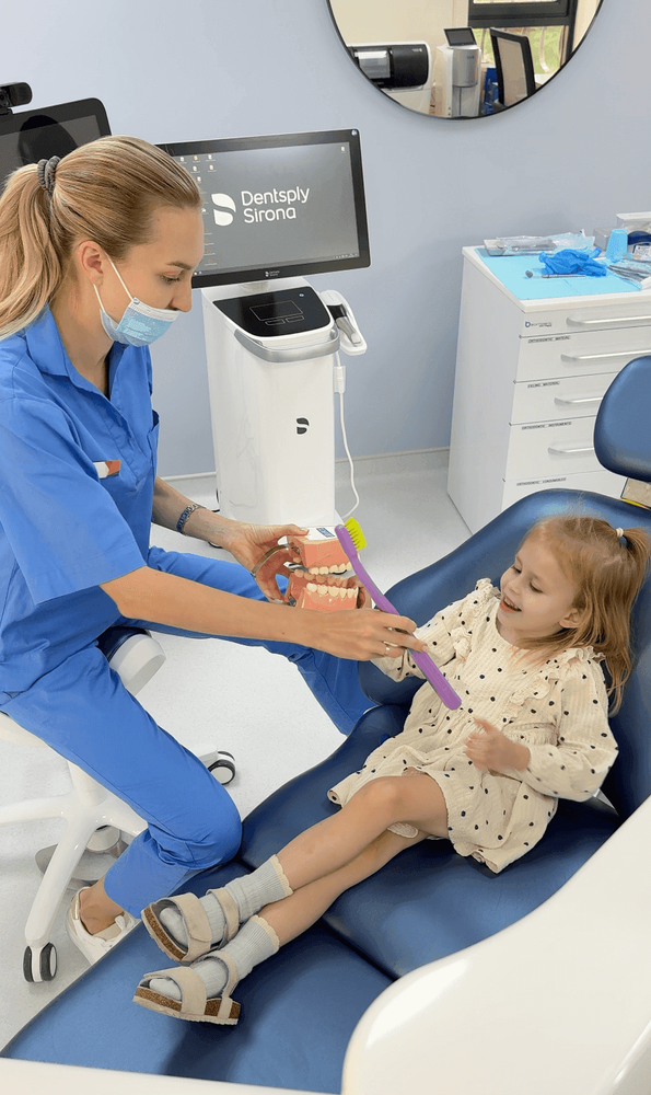 Первый визит к стоматологу: до появления зубов