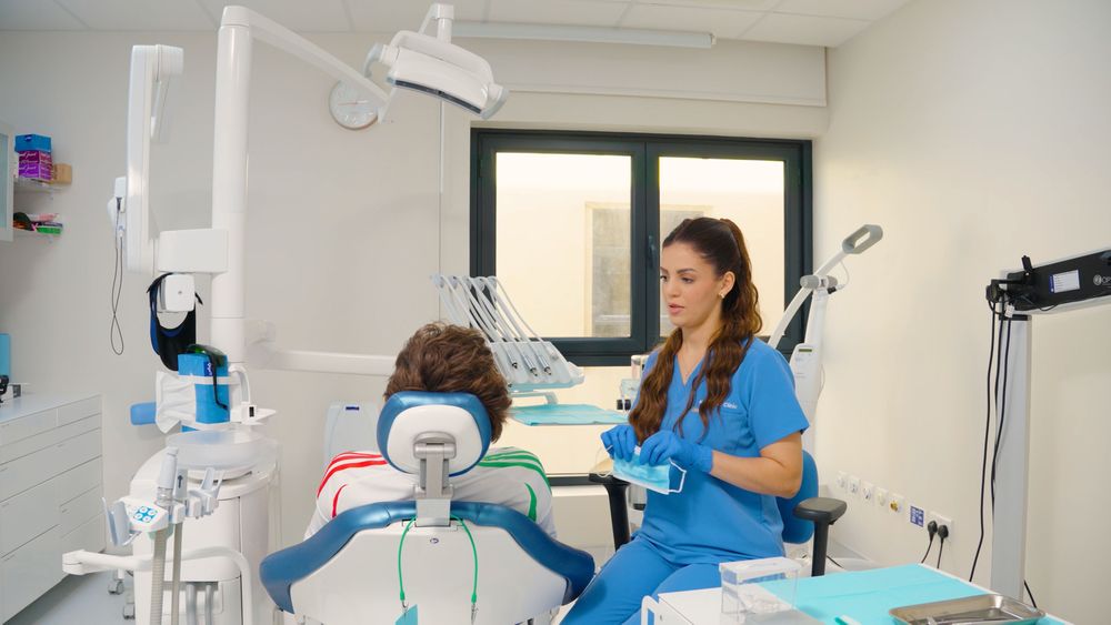 Стоматолог